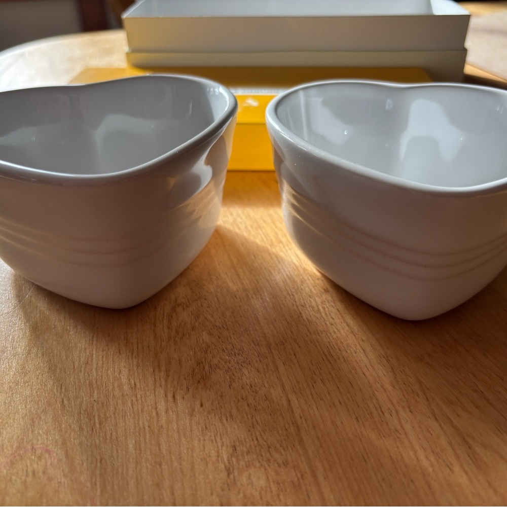 Le Creuset Ramequin d'Amour New in Yellow Box Set of 2 White Heart Ramekins - Picture 5 of 9